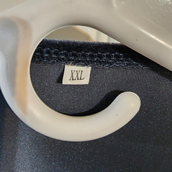 Elegant Velvet Cardigan in Navy Blue - Picture 6 of 8